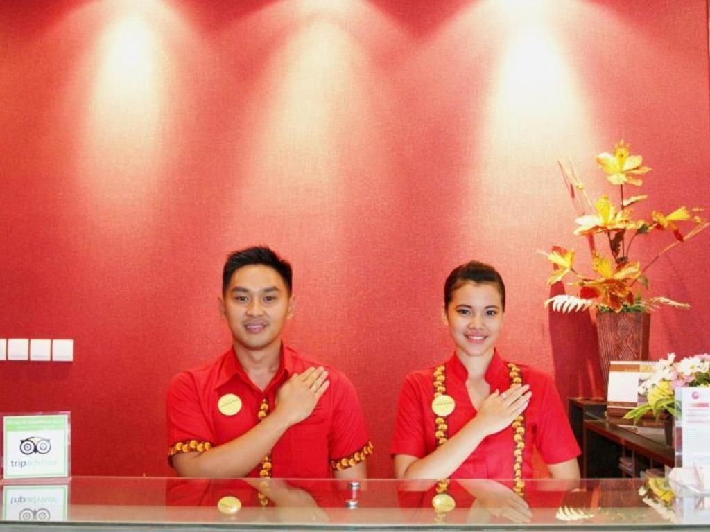 @Hom Premiere Cilacap Buitenkant foto